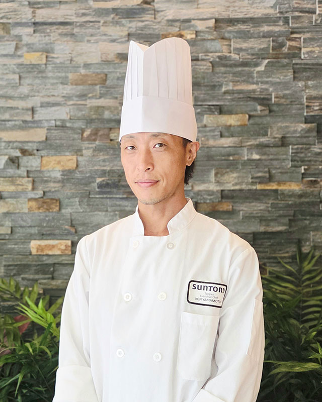 鉄板焼料理長 山本 浩二